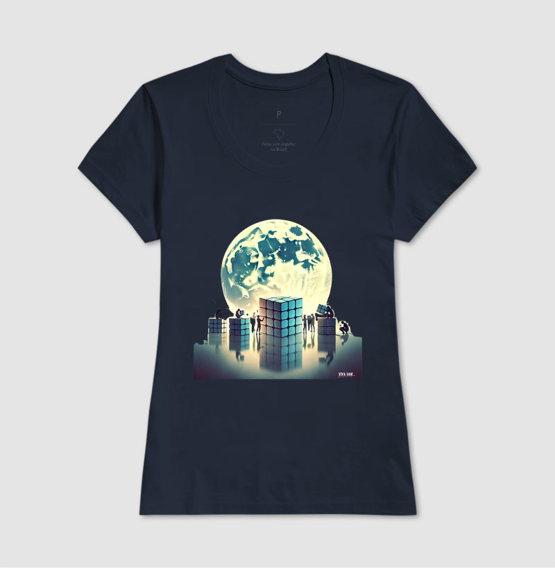 A LUA E O CUBO - Camiseta Confort Masculina e Feminina