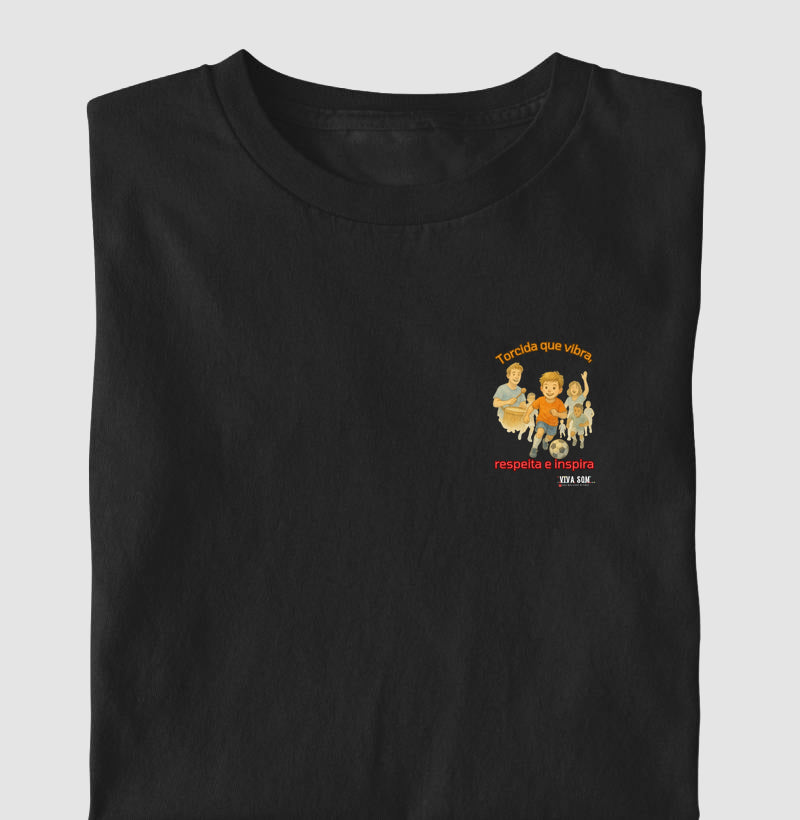 Futebol - Torcida que vibra, respeita e inspira (lateral superior) - Camiseta Masculina(clássica) Feminina (baby look)