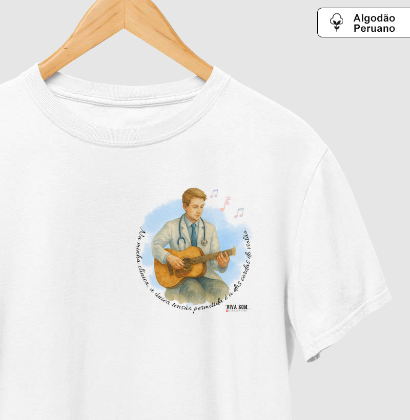 Médico:  tensão só nas cordas do violão (lateral) - Camiseta