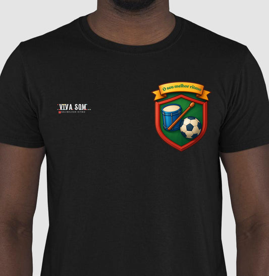 Futebol - Tambor e bola no peito - Camiseta Masculina(clássica) Feminina (baby look)