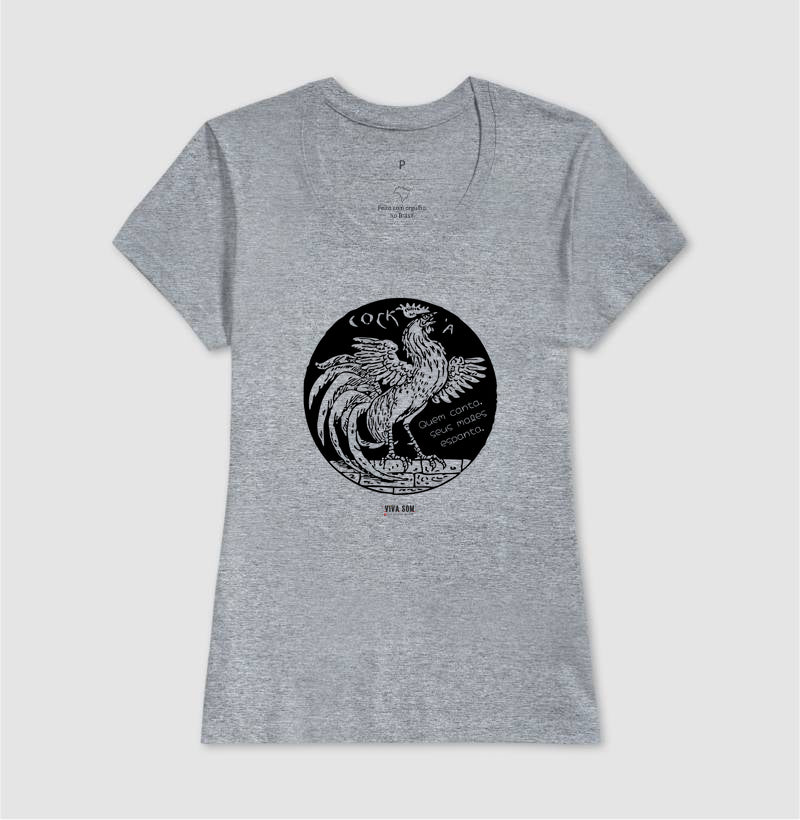 Galo Cantor “Quem Canta, Seus Males Espanta - Camiseta Confort Masculina / Feminina (100% Algodão) 497146