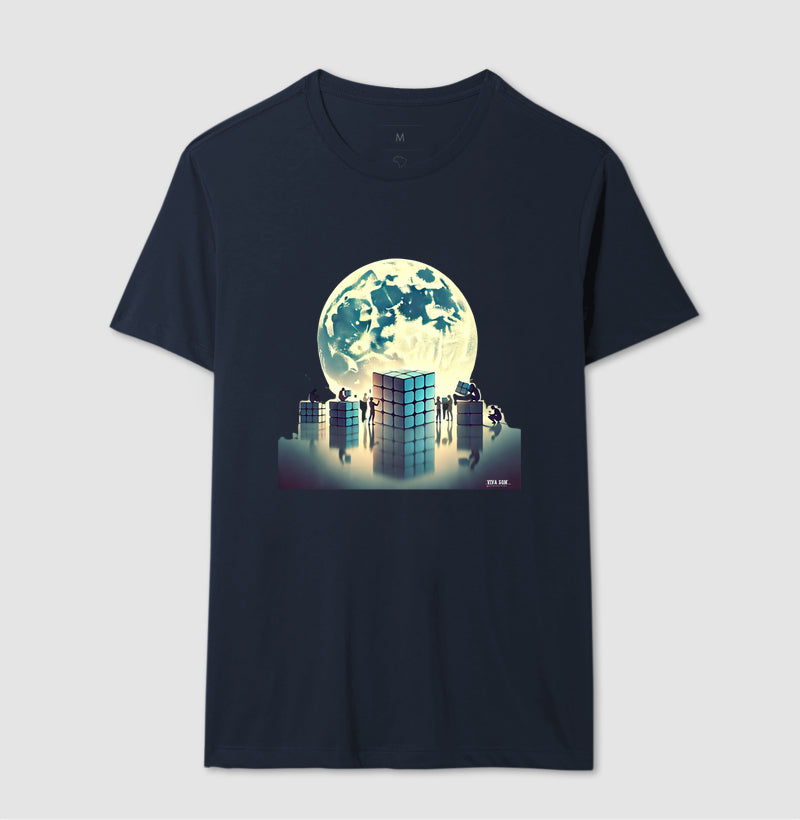A LUA E O CUBO - Camiseta Confort Masculina e Feminina