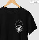 Gente livre gosta de Rock” — com a guitarra - Camiseta Algodão Peruano Clássica e Baby Look 497146