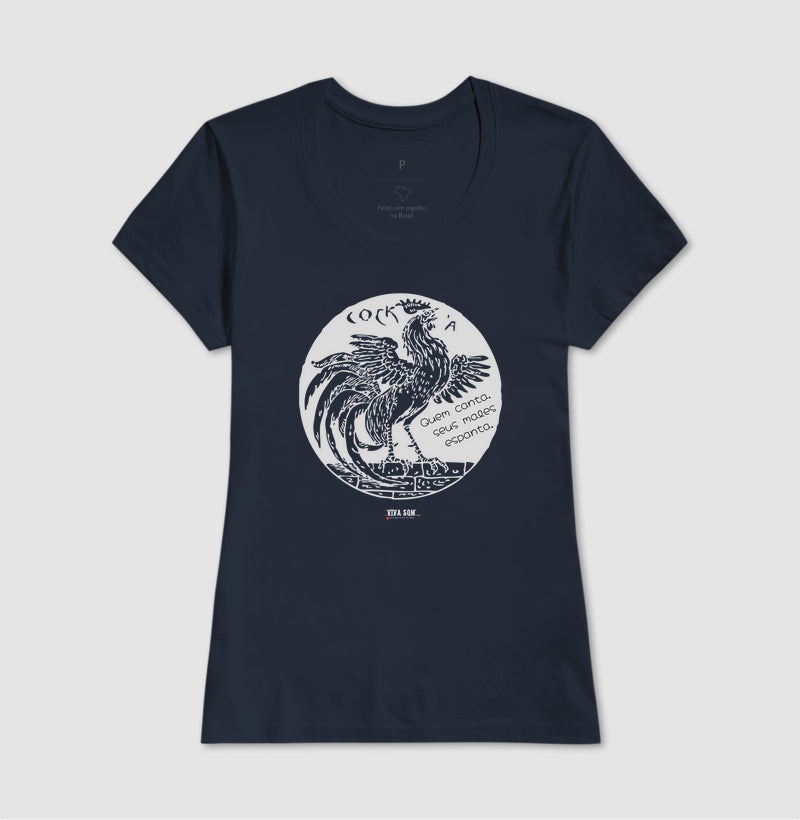 Galo Cantor “Quem Canta, Seus Males Espanta - Camiseta Confort Masculina / Feminina (100% Algodão) 497146