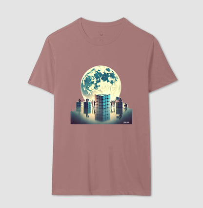A LUA E O CUBO - Camiseta Confort Masculina e Feminina