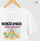 Médico: Nutrição Afinada, criança animada - Camiseta Algodão Peruano Clássica e Baby Look 497146
